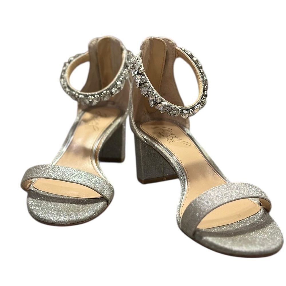 Jewel Badgley Mischka Lorraine Silver Glitter Block Heel Sandals Size 5